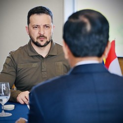 Ukraina Ngenes! Lagi Perang, Pejabat Korupsi-Plesiran ke LN