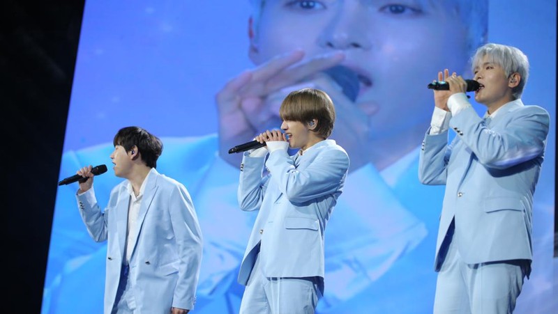 Road To Allo Bank Festival akhirnya dilaksanakan pada hari Sabtu (19/5) di Trans Studio Cibubur. Dimeriahkan oleh artis ternama lokal hingga penampilan Super Junior K.R.Y. (Dok. Allo Bank)
