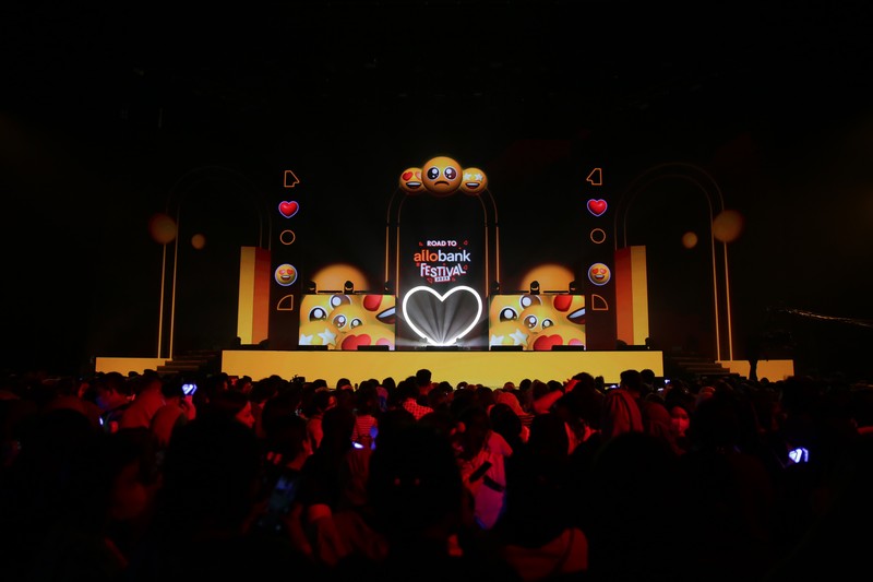 Road To Allo Bank Festival akhirnya dilaksanakan pada hari Sabtu (19/5) di Trans Studio Cibubur. Dimeriahkan oleh artis ternama lokal hingga penampilan Super Junior K.R.Y. Road To Allo Bank Festival akhirnya dilaksanakan pada hari Sabtu (19/5) di Trans Studio Cibubur. Dimeriahkan oleh artis ternama lokal hingga penampilan Super Junior K.R.Y. (Dok. Allo Bank)