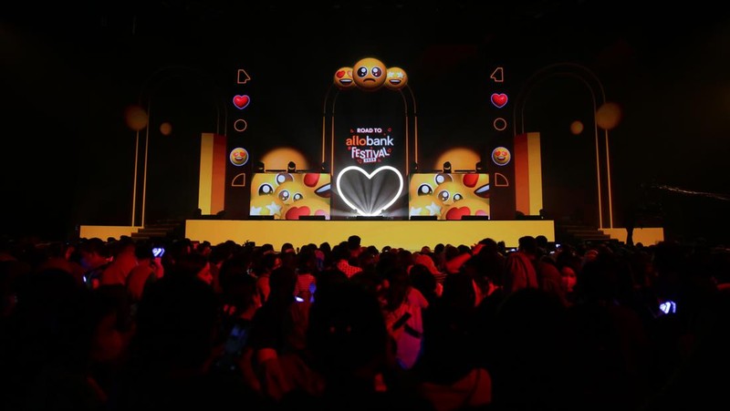 Road To Allo Bank Festival akhirnya dilaksanakan pada hari Sabtu (19/5) di Trans Studio Cibubur. Dimeriahkan oleh artis ternama lokal hingga penampilan Super Junior K.R.Y. (Dok. Allo Bank)