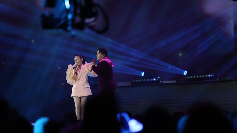 Road To Allo Bank Festival akhirnya dilaksanakan pada hari Sabtu (19/5) di Trans Studio Cibubur. Dimeriahkan oleh artis ternama lokal hingga penampilan Super Junior K.R.Y. (Dok. Allo Bank)