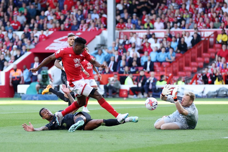 Eddie Nketiah dari Arsenal terlihat sedih menyusul kekalahan tim selama pertandingan Liga Premier antara Nottingham Forest dan Arsenal FC di City Ground pada 20 Mei 2023 di Nottingham, Inggris. Eddie Nketiah dari Arsenal terlihat sedih menyusul kekalahan tim selama pertandingan Liga Premier antara Nottingham Forest dan Arsenal FC di City Ground pada 20 Mei 2023 di Nottingham, Inggris. (Clive Mason/Getty Images)