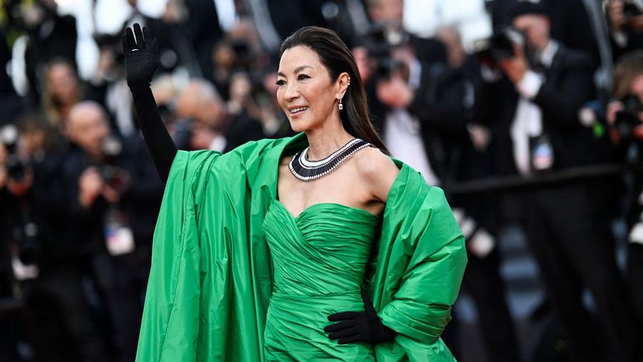 Aktris Malaysia Michelle Yeoh tiba untuk pemutaran film 