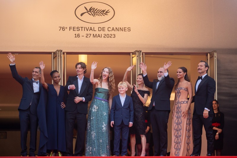 Amr Waked, bintang tamu, Sam Riley, Junia Rees, bintang tamu, Gabrielle Tana, sutradara Karim Ainouz, Alicia Vikander dan Jude Law menghadiri karpet merah Amr Waked, bintang tamu, Sam Riley, Junia Rees, bintang tamu, Gabrielle Tana, sutradara Karim Ainouz, Alicia Vikander dan Jude Law menghadiri karpet merah