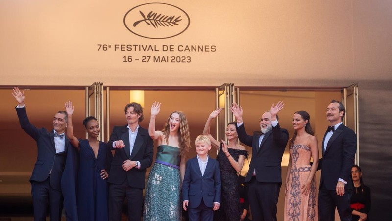 Amr Waked, bintang tamu, Sam Riley, Junia Rees, bintang tamu, Gabrielle Tana, sutradara Karim Ainouz, Alicia Vikander dan Jude Law menghadiri karpet merah 