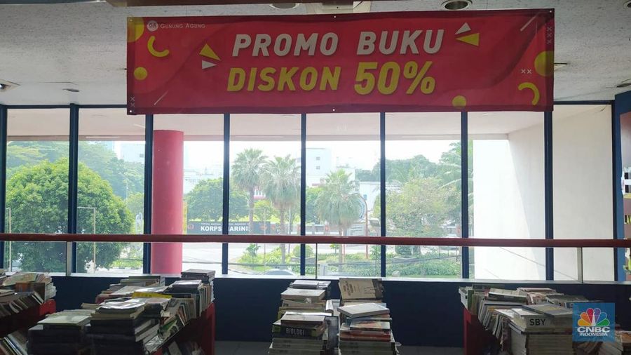 Manajemen PT GRA Tiga Belas atau Toko Buku Gunung Agung mengonfirmasi kabar kondisi perusahaan termasuk Pemutusan Hubungan Kerja (PHK) karyawan. (CNBC Indonesia/Martyasari Rizky)