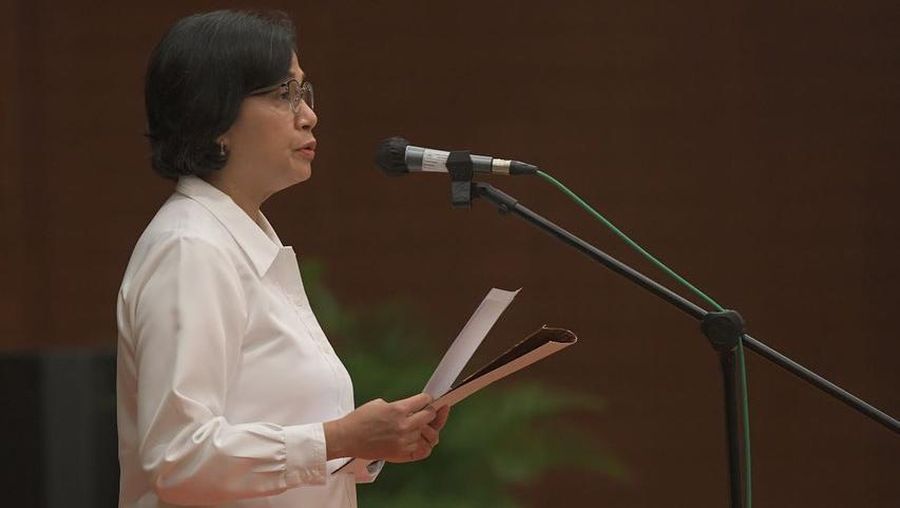 Menteri Keuangan Sri Mulyani saat mengikuti upacara Memperingati Hari Kebangkitan Nasional di sekolah Boedi Oetomo. (Instagram @smindrawati)