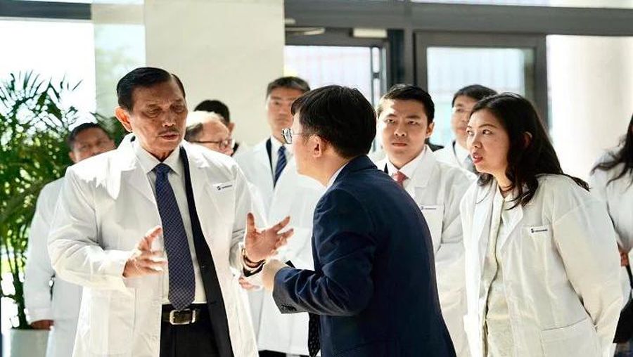 Menteri Koordinator Bidang Kemaritiman dan Investasi Luhut Binsar Pandjaitan Kunjungi ke lima kota di Tiongkok. (Instagram @luhut.pandjaitan)