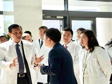 Potret Luhut Jadi 'Salesman' di China