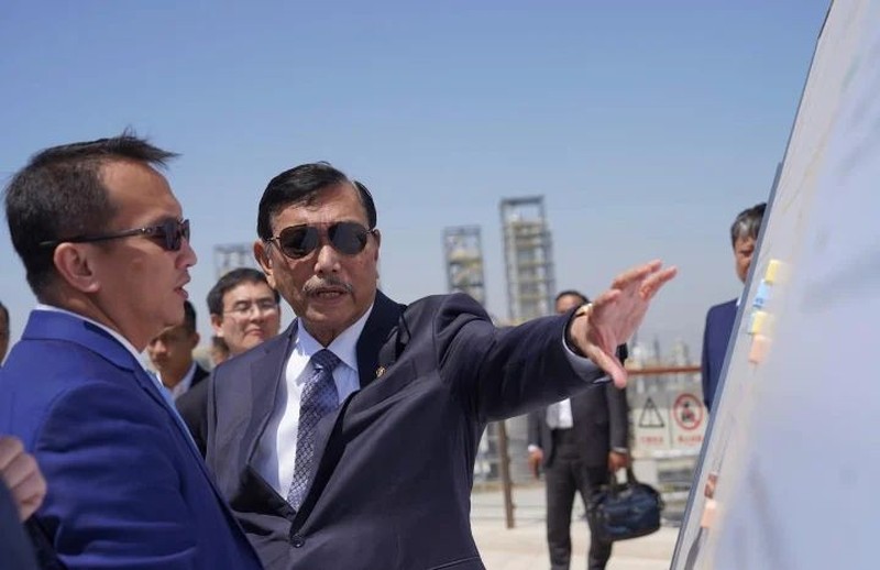 Menteri Koordinator Bidang Kemaritiman dan Investasi Luhut Binsar Pandjaitan Kunjungi ke lima kota di Tiongkok. Menteri Koordinator Bidang Kemaritiman dan Investasi Luhut Binsar Pandjaitan Kunjungi ke lima kota di Tiongkok. (Instagram @luhut.pandjaitan)
