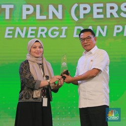 PLN Raih Predikat Green Ratings Sektor Energi & Pertambangan