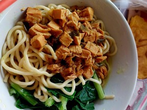 Resep Mie Ayam Kuah Kecap ala Abang-Abang yang Nikmat