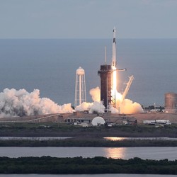 NASA Bagi-Bagi Jatah, Ini Tugas Khusus Jeff Bezos & Elon Musk
