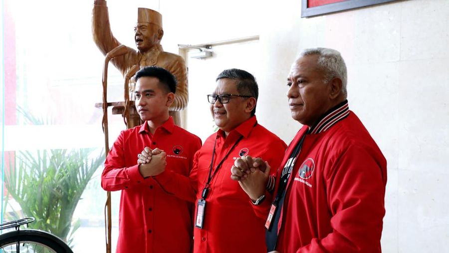 Wali Kota Solo yang juga politikus PDIP Gibran Rakabuming Raka menemui Sekretaris Jenderal DPP PDIP Hasto Kristiyanto di kantor DPP PDIP, Jalan Diponegoro, Menteng, Jakarta Pusat, Senin (22/5/2023). (Dok. DPP PDIP)
