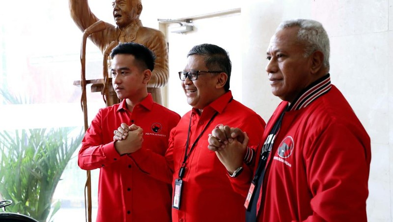 Wali Kota Solo yang juga politikus PDIP Gibran Rakabuming Raka menemui Sekretaris Jenderal DPP PDIP Hasto Kristiyanto di kantor DPP PDIP, Jalan Diponegoro, Menteng, Jakarta Pusat, Senin (22/5/2023). (Dok. DPP PDIP)