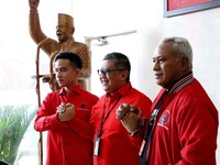PDIP Resmi Tutup Buku Urusan Bobby & Gibran, Sah Dipecat?
