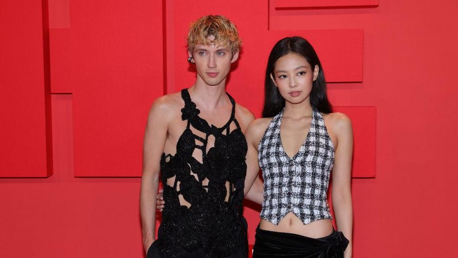 CANNES, FRANCE - MAY 22: Troye Sivan and Jennie attend 