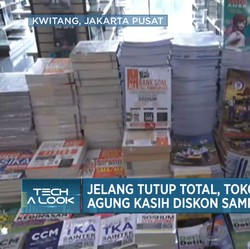 Jelang Tutup Total, Toko Gunung Agung Kasih Diskon