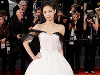 Jennie Dirumorkan Segera Tinggalkan BLACKPINK, Benarkah?