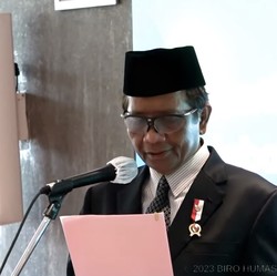 Isu Korupsi BTS Rp 8T Mengalir ke 3 Partai, Mahfud Buka Suara