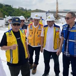 Tol Cisumdawu Nyambung Awal Juni, Bandung-Cirebon 1,5 Jam