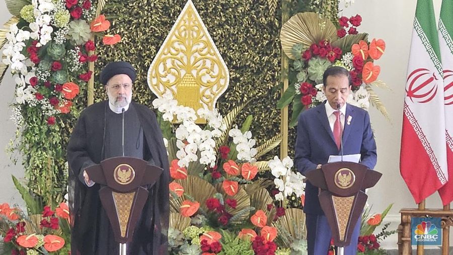 Pertemuan Presiden Joko Widodo dengan Presiden Iran Seyyed Ebrahim Raisi membuahkan 10 kerja sama antar dua negara. (CNBC Indonesia/Emir Yanwardhana)