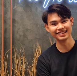 Konten Kreator Ini Kaya Gegara Bagi-Bagi Duit & Tantangan