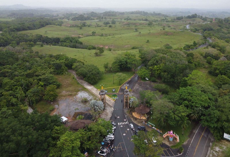Rumah gembong narkoba terkaya dunia disulap jadi taman bermain. (AFP via Getty Images)