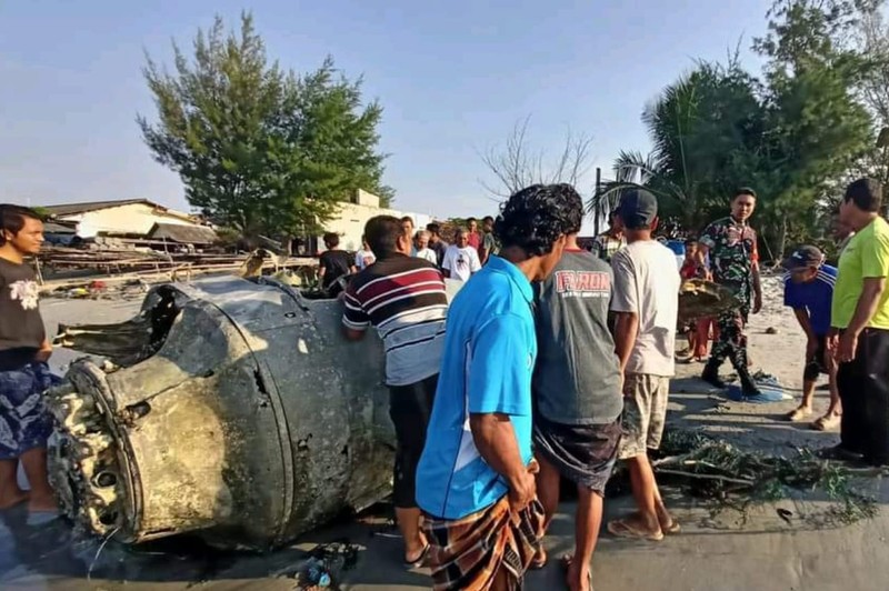 Ditemukan bangkai pesawat tempur di lamongan. Ditemukan bangkai pesawat tempur di lamongan. (Dok. Detikcom/Eko Sudjarwo)