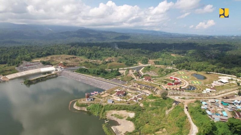 Kementerian Pekerjaan Umum dan Perumahan Rakyat (PUPR) terus melanjutkan penyelesaian pembangunan 61 bendungan pada 2015-2025 di berbagai wilayah Indonesia. (Dok. Kementerian PUPR)