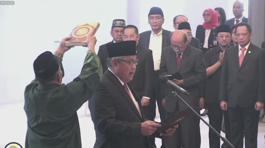 Pengucapan sumpah jabatan Perry Warjiyo sebagai Gubernur Bank Indonesia, Rabu (24/5/2023). (Tangkapan layar Youtube Bank Indonesia)