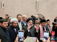 Momen Presiden Iran ke Indonesia, Sholat Dzuhur di Istiqlal