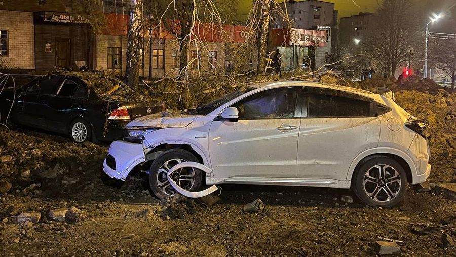 Foto udara menunjukkan asap membumbung tinggi setelah serangan Ukraina ke Rusia di wilayah Belgorod, 672 kilometer (km) dari Moskow. (via REUTERS/RUSSIAN DEFENCE MINISTRY)