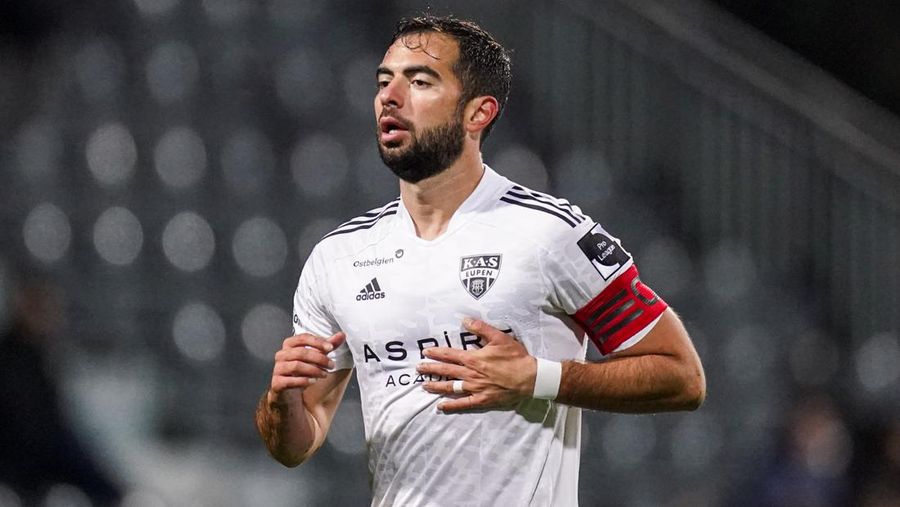 EUPEN, BELGIUM - OCTOBER 23: Jordi Amat of KAS Eupen looks on during the Jupiler Pro League match between KAS Eupen and Union Saint-Gilloise at Kehrweg-Stadion on October 23, 2021 in Eupen, Belgium (Photo by Joris Verwijst/BSR Agency/Getty Images)