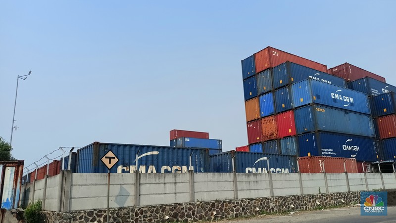 Banyak Pabrik di Jakarta yang Pindah, Ribuan Pegawai Terkena PHK. (CNBC Indonesia/Ferry Sandi) Banyak Pabrik di Jakarta yang Pindah, Ribuan Pegawai Terkena PHK. (CNBC Indonesia/Ferry Sandi)