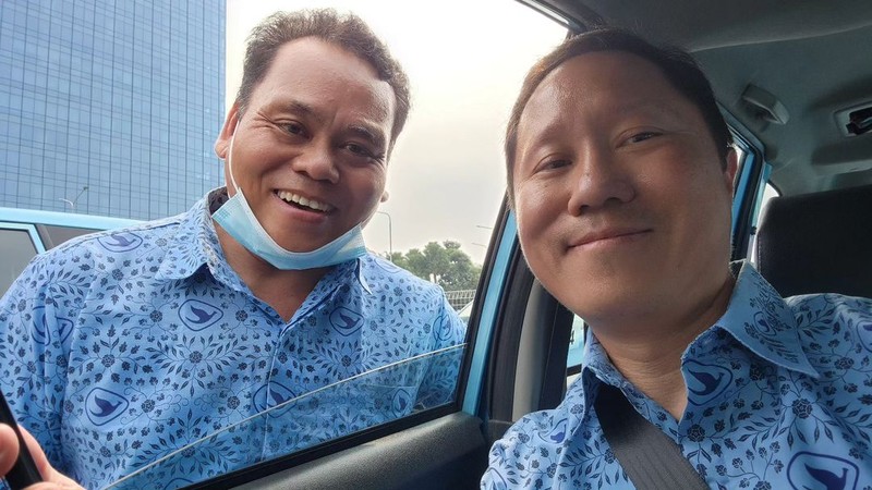 Bos Blue Bird, Sigit Djokosoetono aksi alih profesinya menjadi sopir taksi di perusahaan miliknya sendiri. (Instagram @sigitdjokosoetono)
