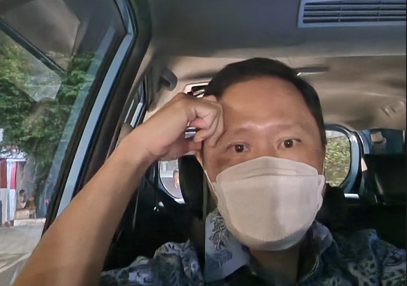 Bos Blue Bird, Sigit Djokosoetono aksi alih profesinya menjadi sopir taksi di perusahaan miliknya sendiri. Bos Blue Bird, Sigit Djokosoetono aksi alih profesinya menjadi sopir taksi di perusahaan miliknya sendiri. (Instagram @sigitdjokosoetono)
