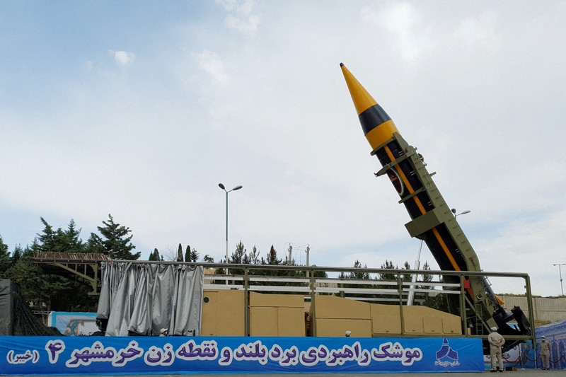 IRAN-MISSILES/ A new surface-to-surface 4th generation Khorramshahr ballistic missile called Khaibar with a range of 2,000 km is launched at an undisclosed location in Iran, in this picture obtained on May 25, 2023. Iran's Ministry of Defence/WANA (West Asia News Agency)/Handout via REUTERS ATTENTION EDITORS - THIS IMAGE HAS BEEN SUPPLIED BY A THIRD PARTY