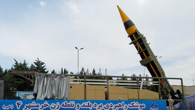 A new surface-to-surface 4th generation Khorramshahr ballistic missile called Khaibar with a range of 2,000 km is launched at an undisclosed location in Iran, in this picture obtained on May 25, 2023. Iran's Ministry of Defence/WANA (West Asia News Agency)/Handout via REUTERS ATTENTION EDITORS - THIS IMAGE HAS BEEN SUPPLIED BY A THIRD PARTY