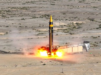 Akhirnya Iran Pakai Rudal Balistik Jarak Jauh, Israel Warning Eropa