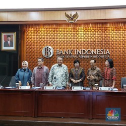 Ogah Ikuti China atau AS, BI Diramal Adem Ayem