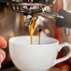 Bener Gak Sih, Sering Jajan Kopi Bikin Miskin?