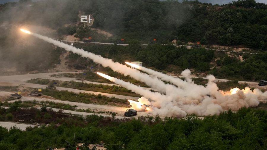 The South Korean army's multiple launch rocket systems fire rockets during South Korea-U.S. joint military drills at Seungjin Fire Training Field in Pocheon, South Korea May 25, 2023.  South Korean Defence Ministry/Yonhap via REUTERS   ATTENTION EDITORS - THIS IMAGE HAS BEEN SUPPLIED BY A THIRD PARTY. NO RESALES. NO ARCHIVES. SOUTH KOREA OUT. NO COMMERCIAL OR EDITORIAL SALES IN SOUTH KOREA