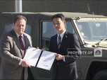 Video: Jepang Kirim 100 Kendaraan Militer Ke Ukraina