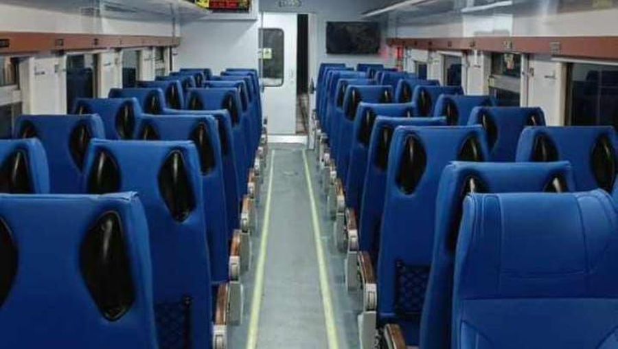 Kursi duduk gerbong kereta kelas ekonomi dimodifikasi KAI agar bisa memberikan kenyamanan penumpang. Dok: KAI
