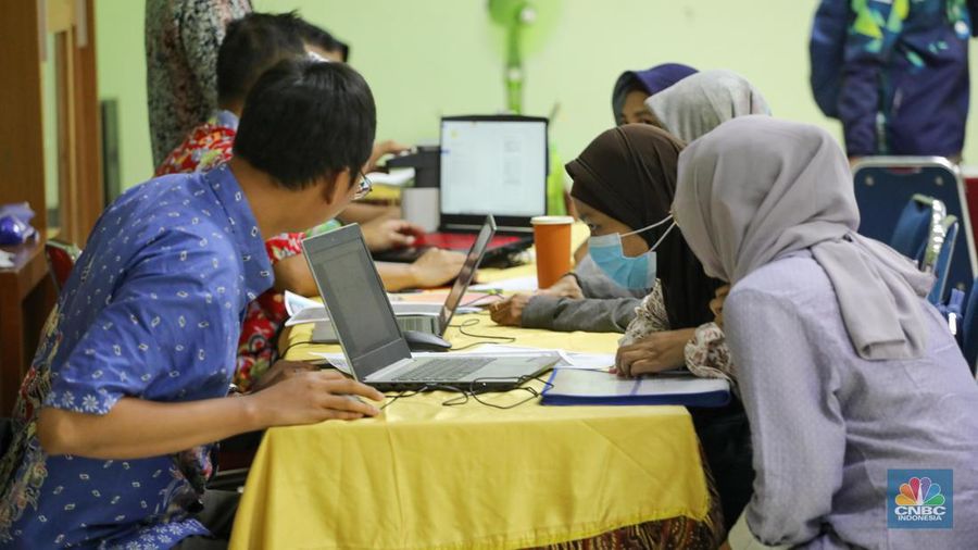 Layanan PPDB di SMA N 70. (CNBC Indonesia/Faisal Rahman)