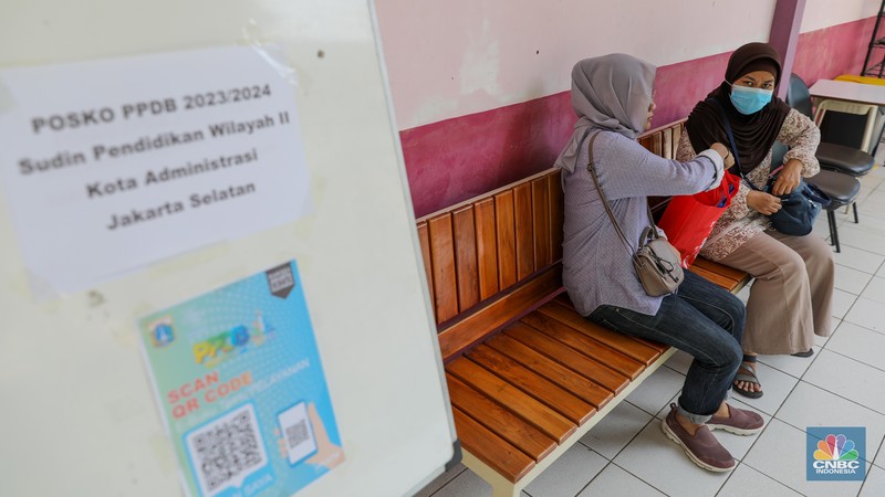 Layanan PPDB di SMA N 70. (CNBC Indonesia/Faisal Rahman)