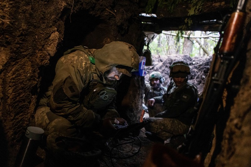 UKRAINE-CRISIS/BAKHMUT-WAGNER Founder of Wagner private mercenary group Yevgeny Prigozhin talks to Wagner fighters in the course of Russia-Ukraine conflict in Bakhmut, Ukraine, in this still image taken from video released May 25, 2023. Press service of
