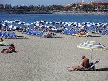 Mengenal Pantai Telanjang Euronat Bikin Bangkrut Satu Kota