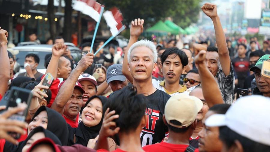 Ganjar Pranowo berolahraga pagi di Car Free Day (CFD) Alun-alun Serang, Banten, Minggu (28/5/2023). (Dok: Istimewa)